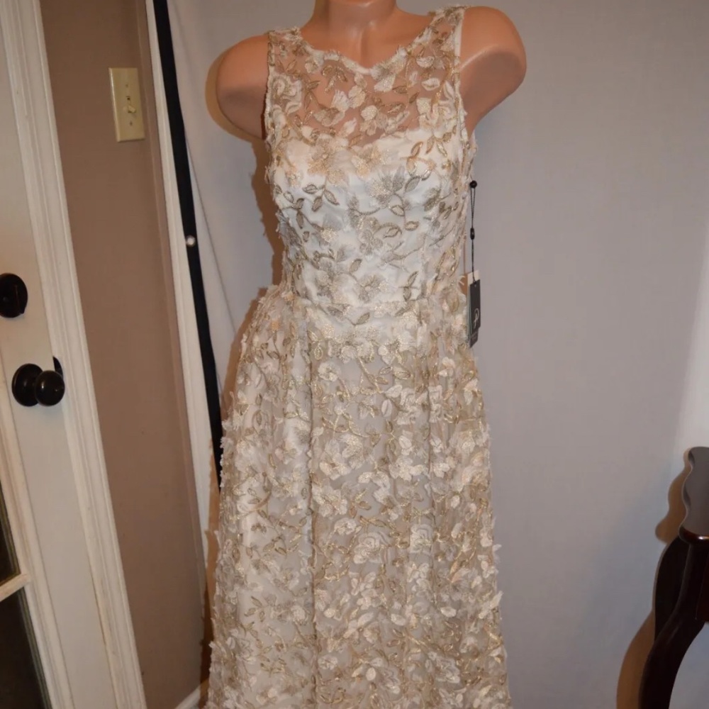 Adrianna Papell sz. 2 Formal gown Ivory Gold